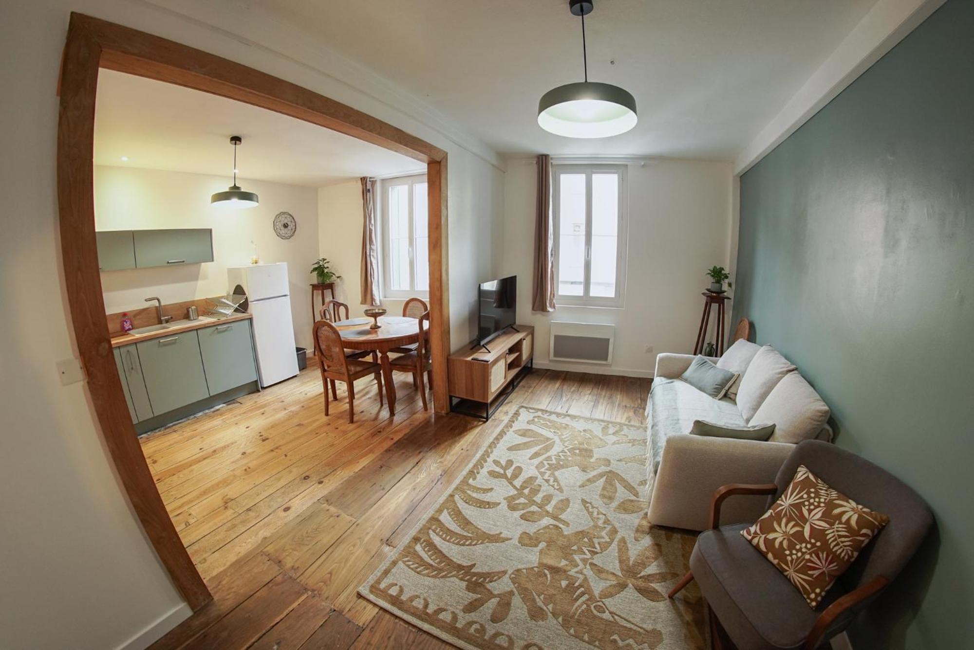 Le Montarrouye Appartement Pour 2 A 6 Personnes バニエール・ド・ビゴール エクステリア 写真